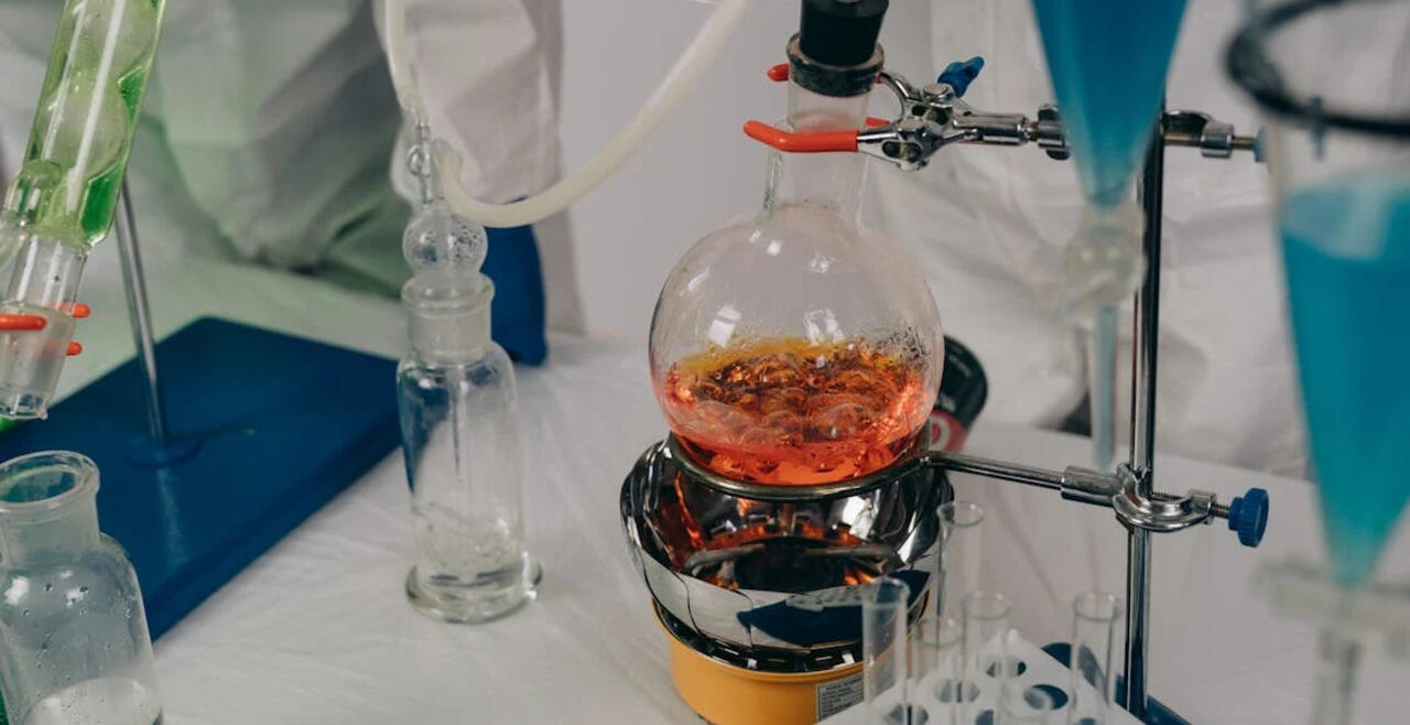 Flask, reaction